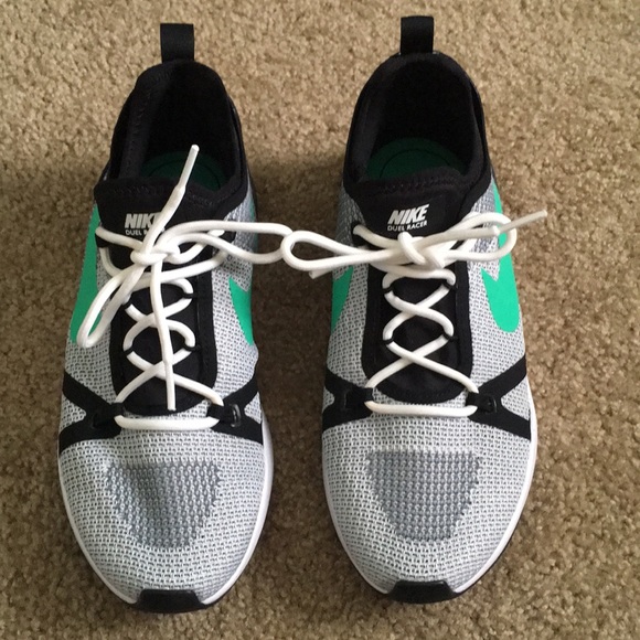 Nike sneakers - Picture 1 of 6